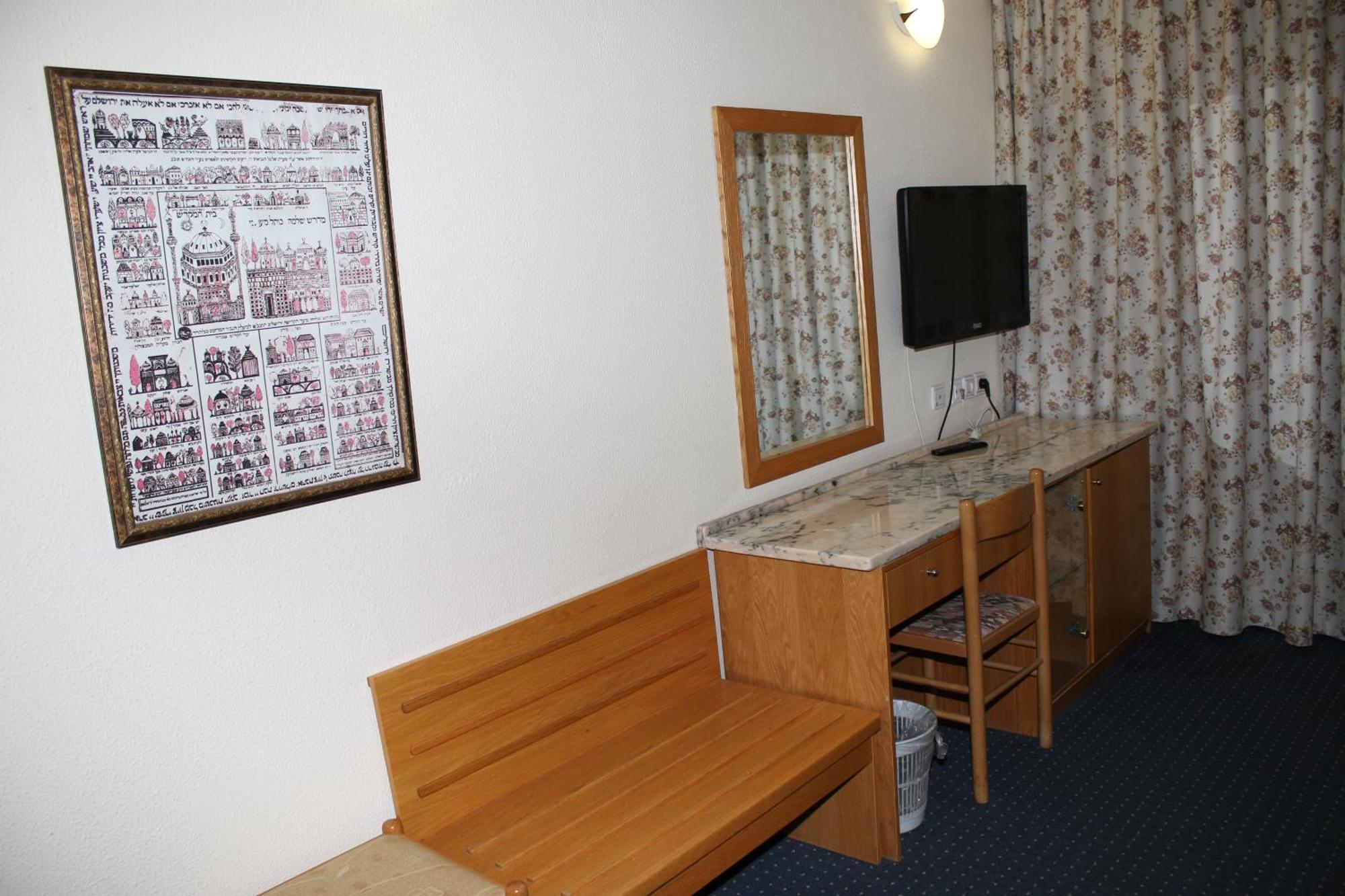 Hotel & Museum Dona Gracia Τιβεριάδα Δωμάτιο φωτογραφία